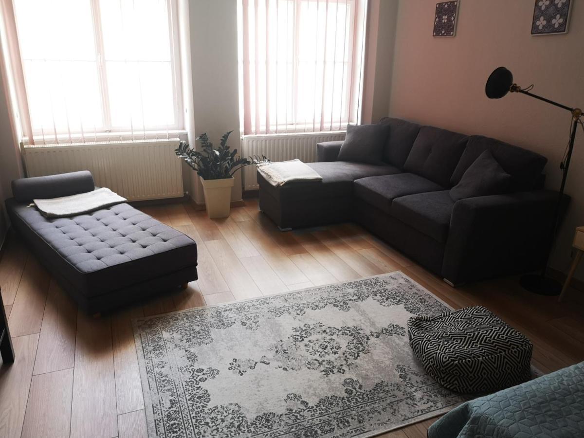 Palace - Belvarosi Apartman Eger Eksteriør billede