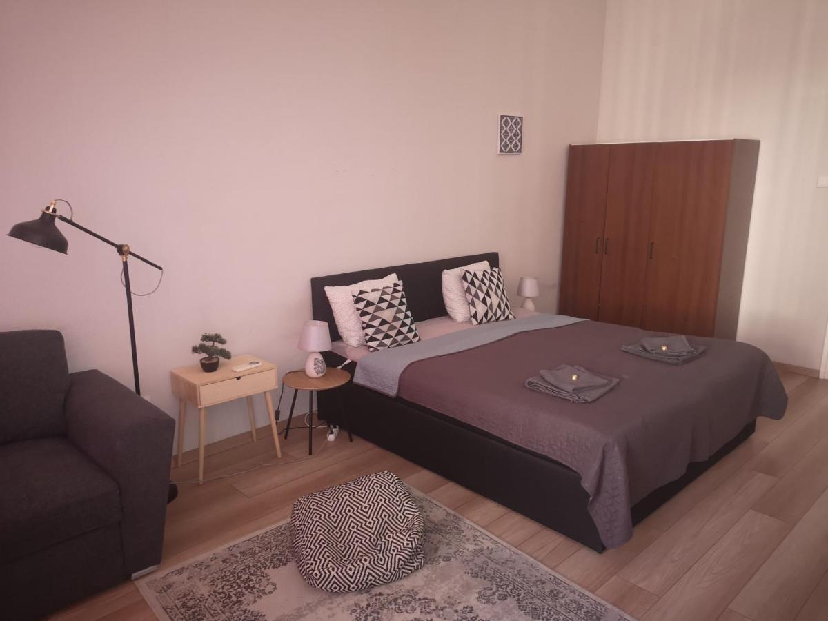 Palace - Belvarosi Apartman Eger Eksteriør billede