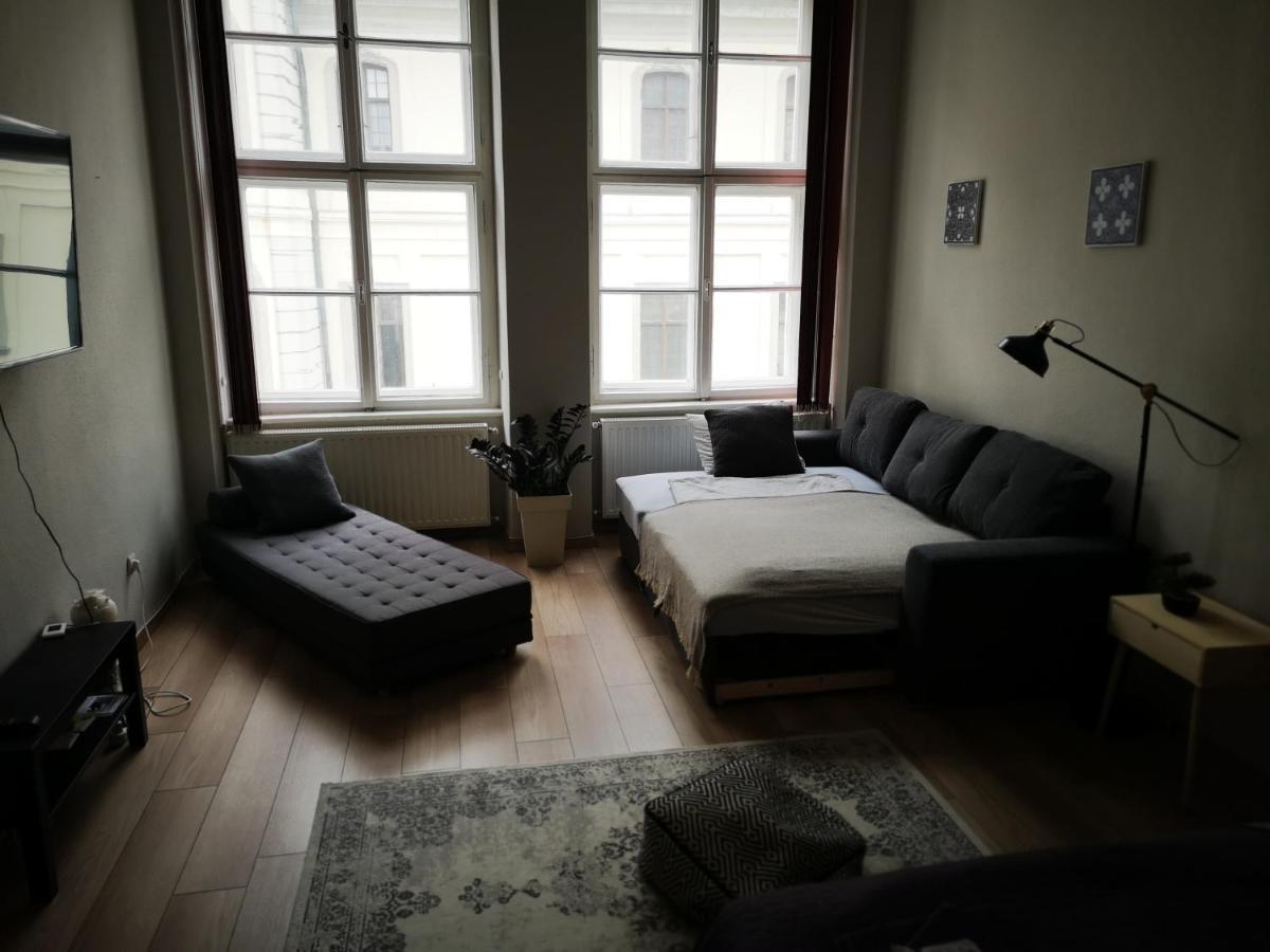 Palace - Belvarosi Apartman Eger Eksteriør billede