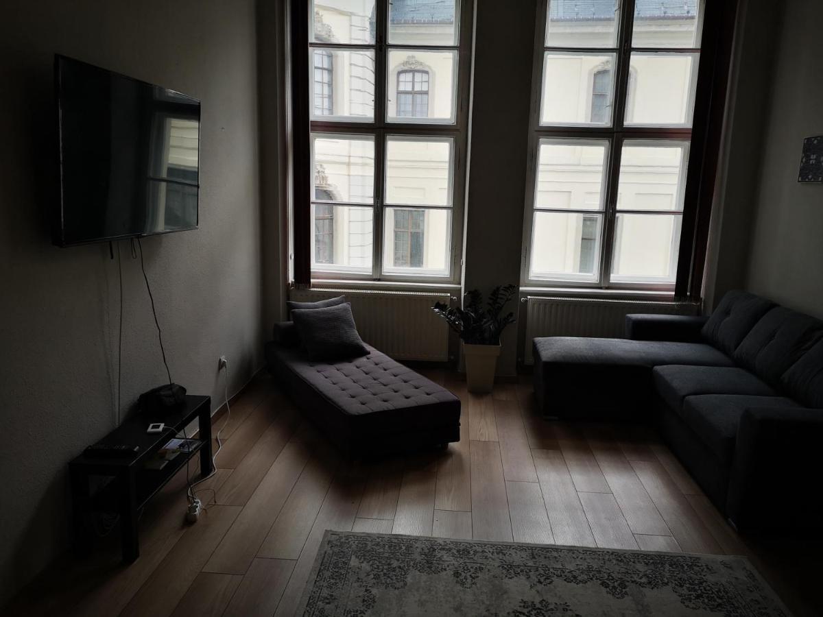 Palace - Belvarosi Apartman Eger Eksteriør billede