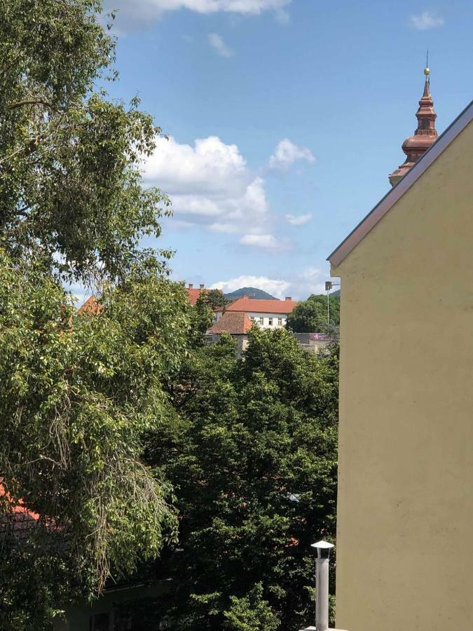 Palace - Belvarosi Apartman Eger Eksteriør billede
