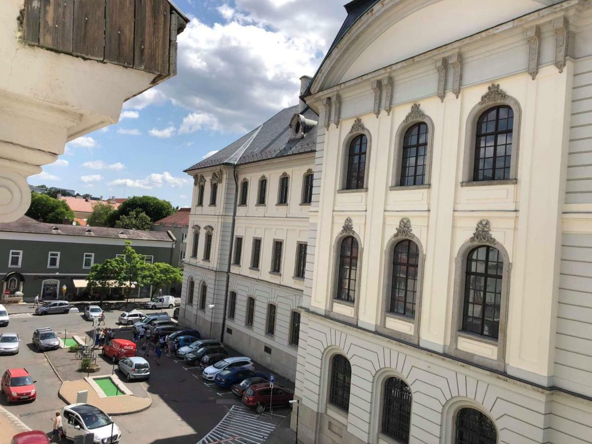 Palace - Belvarosi Apartman Eger Eksteriør billede