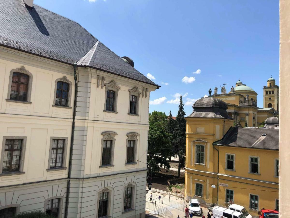 Palace - Belvarosi Apartman Eger Eksteriør billede